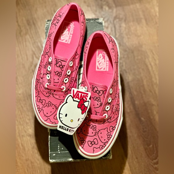 RARE HelloKITTY Vans X/SanrioCollab M/6 W/7.5 EU 38 - Picture 4 of 13
